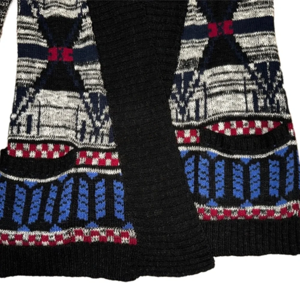 Cozy Patterned Sweater - Picture 2 of 6